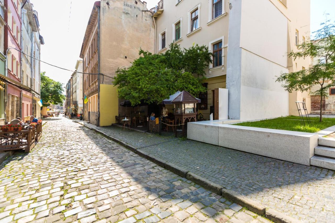 Квартира Подобово На Площі Ринок 39 Lviv Exterior foto