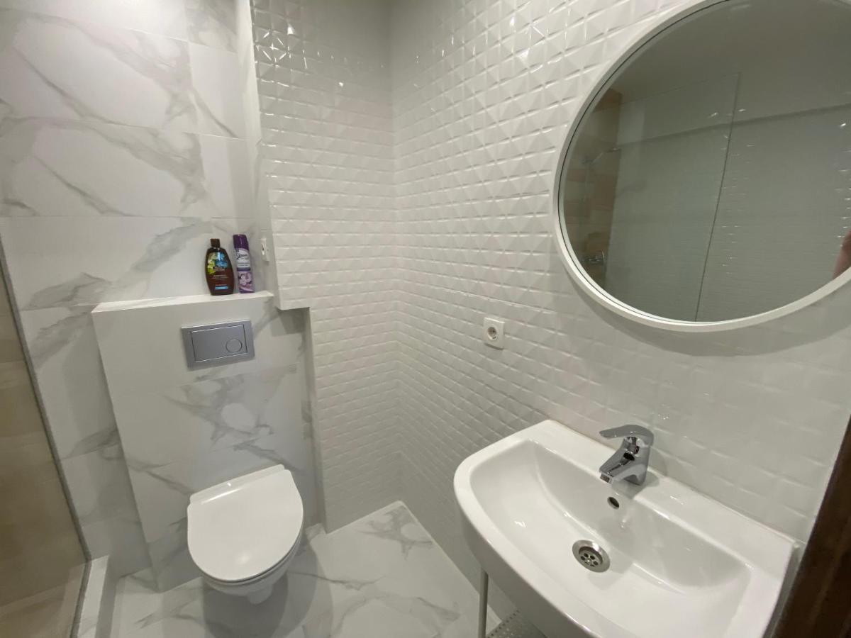 Квартира Подобово На Площі Ринок 39 Lviv Exterior foto