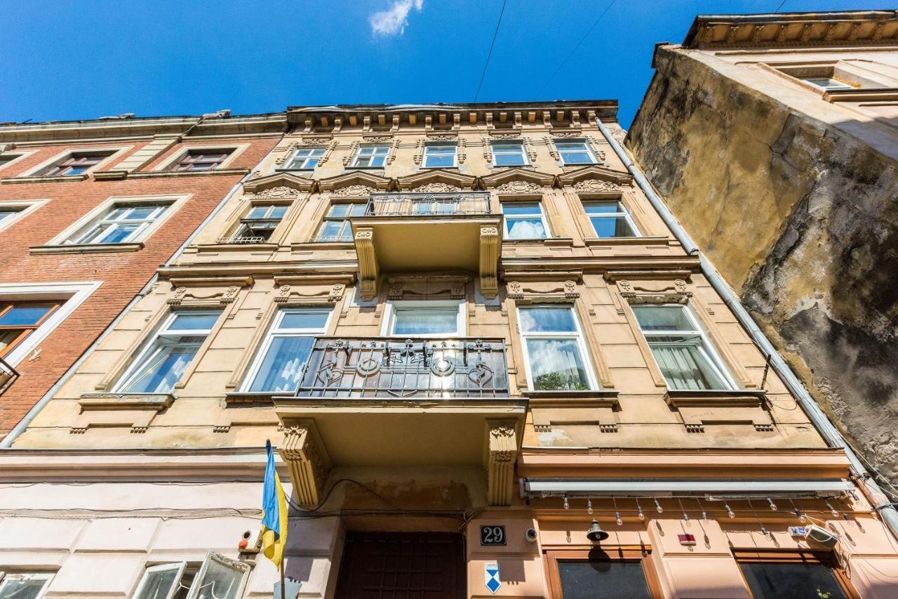 Квартира Подобово На Площі Ринок 39 Lviv Exterior foto